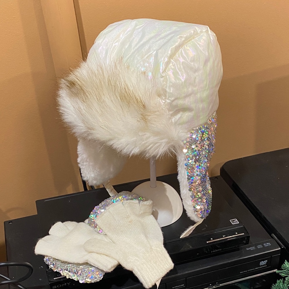 Place Iridescent Sequin Kids Hat and Glove Set